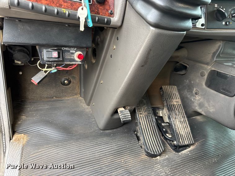 image for item EM8407 2010 Kenworth T370 fuel / lube truck