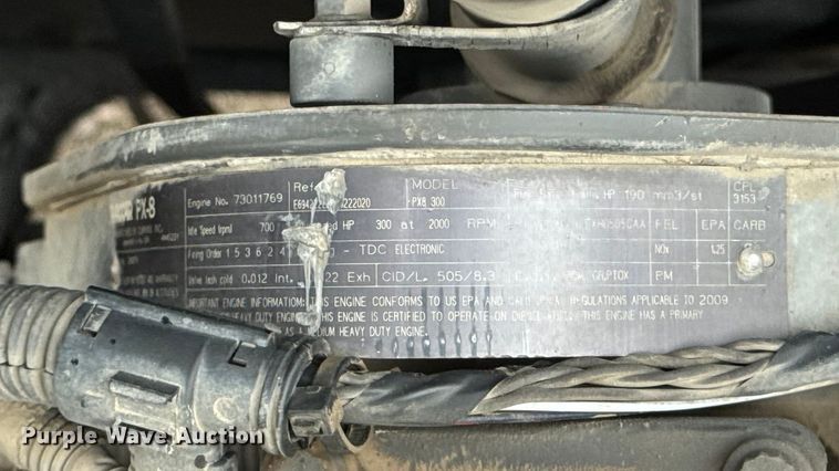 image for item EM8407 2010 Kenworth T370 fuel / lube truck