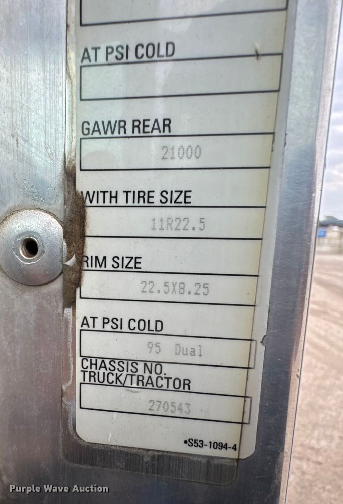 image for item EM8407 2010 Kenworth T370 fuel / lube truck