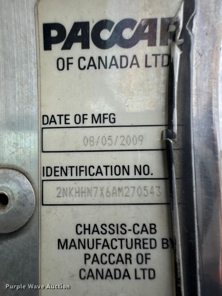 image for item EM8407 2010 Kenworth T370 fuel / lube truck