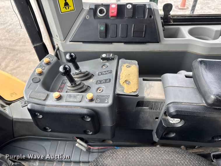 image for item EM8414 2015 Caterpillar 980M wheel loader