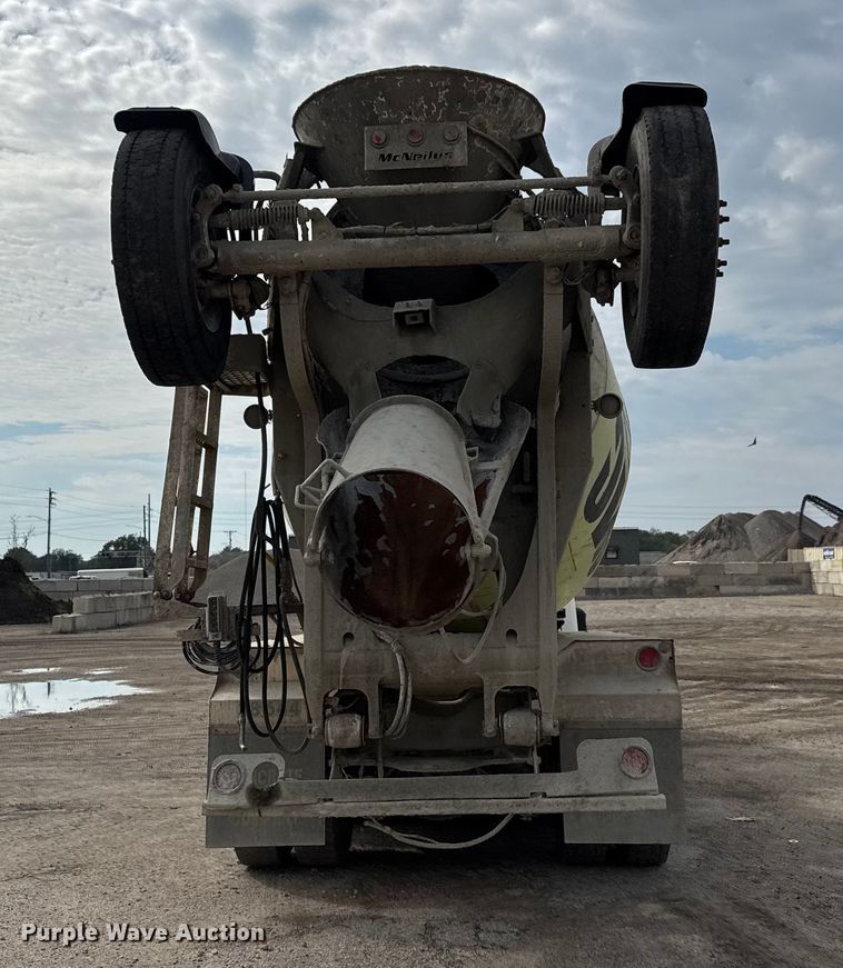 image for item EM8416 2007 International PayStar 5500i ready mix truck