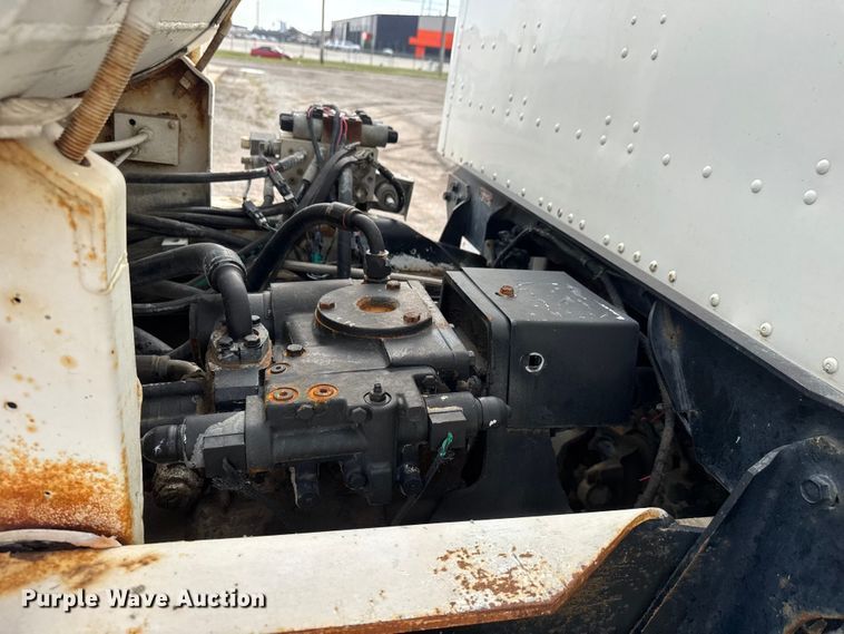 image for item EM8416 2007 International PayStar 5500i ready mix truck