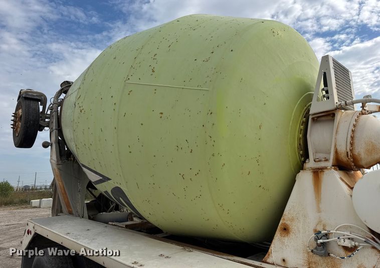 image for item EM8416 2007 International PayStar 5500i ready mix truck