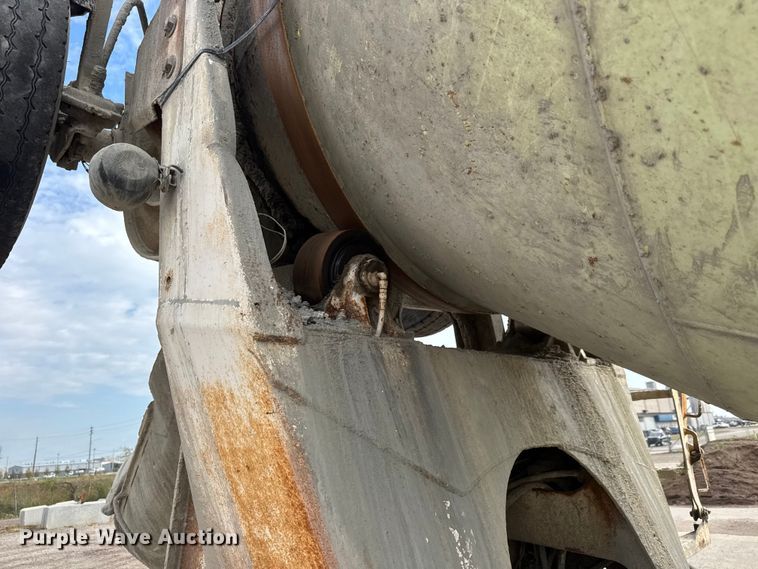 image for item EM8416 2007 International PayStar 5500i ready mix truck