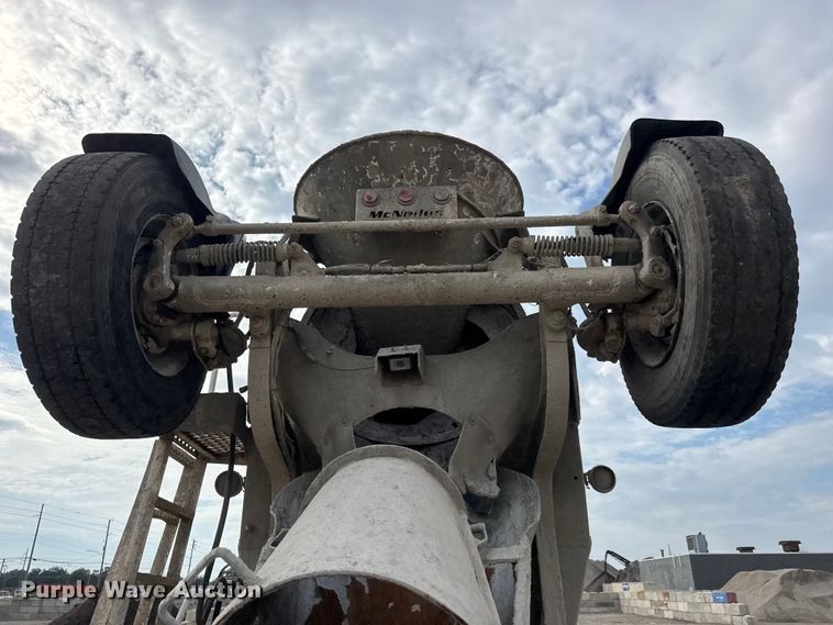 image for item EM8416 2007 International PayStar 5500i ready mix truck