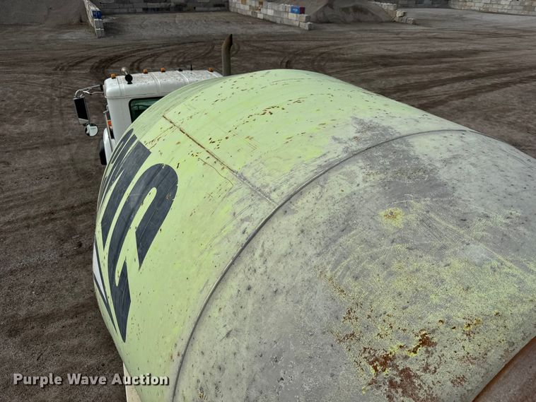 image for item EM8416 2007 International PayStar 5500i ready mix truck