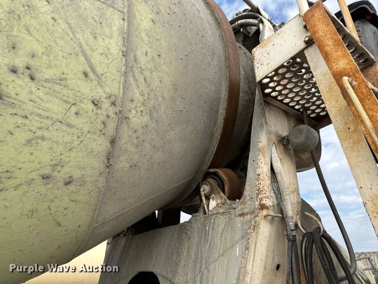 image for item EM8416 2007 International PayStar 5500i ready mix truck