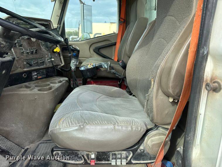 image for item EM8416 2007 International PayStar 5500i ready mix truck