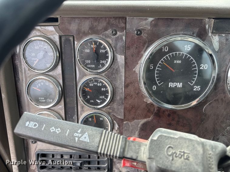 image for item EM8416 2007 International PayStar 5500i ready mix truck