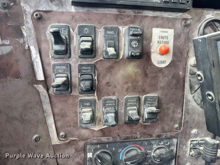 image for item EM8416 2007 International PayStar 5500i ready mix truck