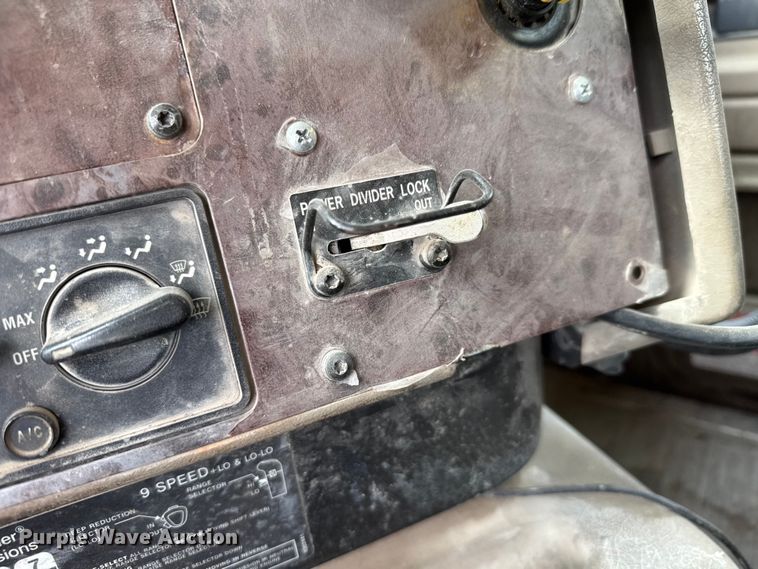 image for item EM8416 2007 International PayStar 5500i ready mix truck