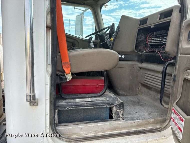 image for item EM8416 2007 International PayStar 5500i ready mix truck