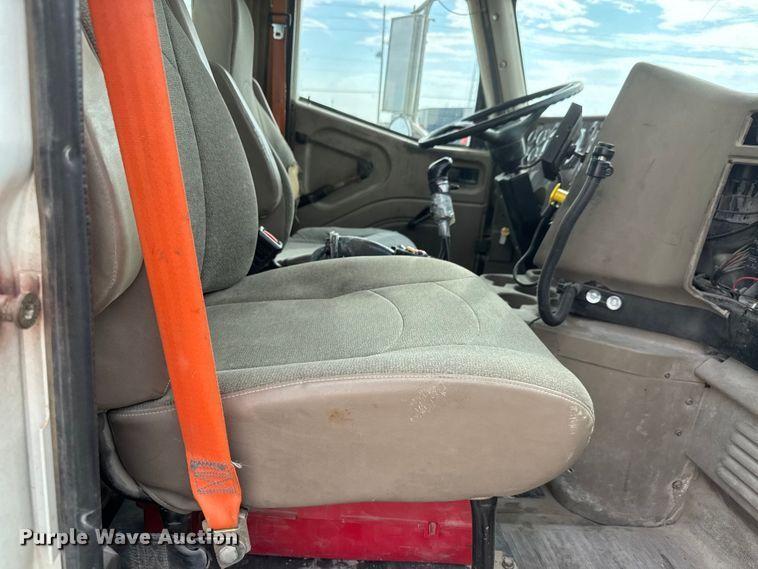 image for item EM8416 2007 International PayStar 5500i ready mix truck