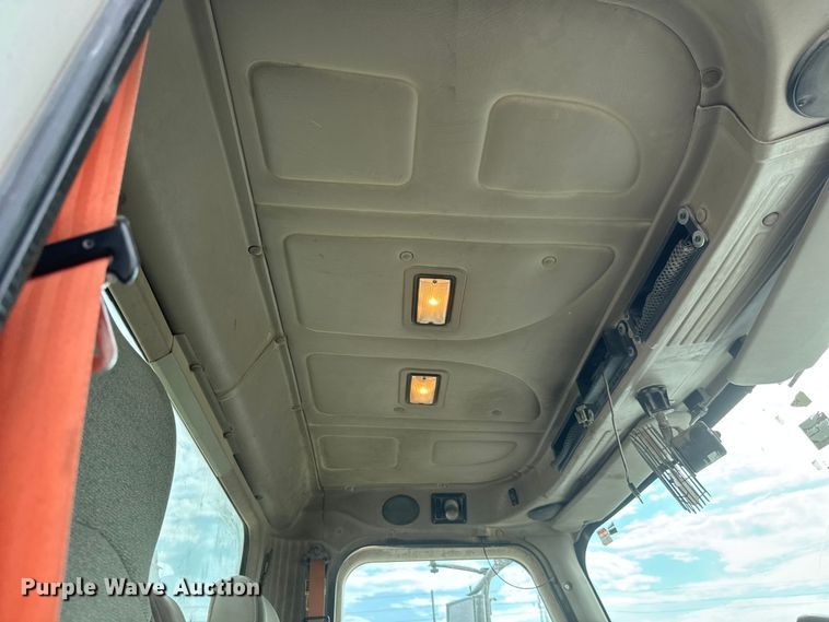 image for item EM8416 2007 International PayStar 5500i ready mix truck