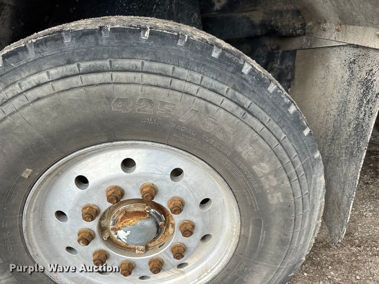 image for item EM8416 2007 International PayStar 5500i ready mix truck