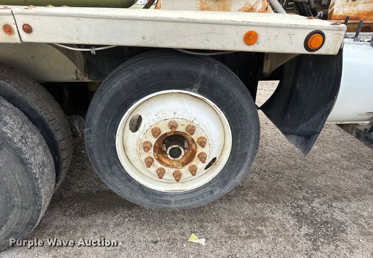 image for item EM8416 2007 International PayStar 5500i ready mix truck