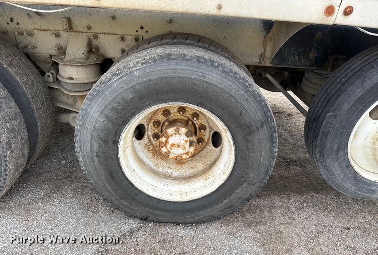 image for item EM8416 2007 International PayStar 5500i ready mix truck