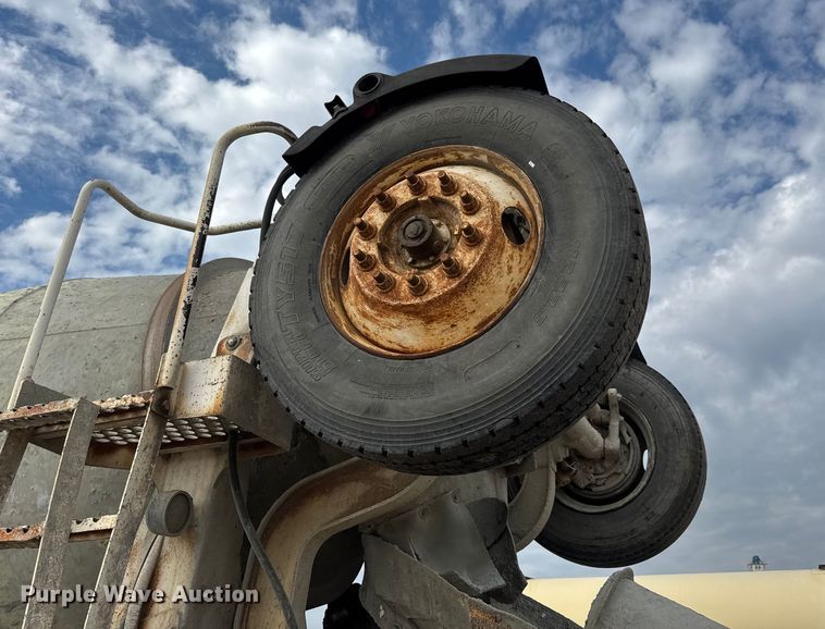 image for item EM8416 2007 International PayStar 5500i ready mix truck