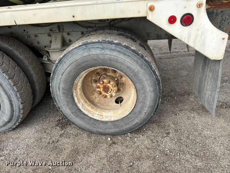 image for item EM8416 2007 International PayStar 5500i ready mix truck