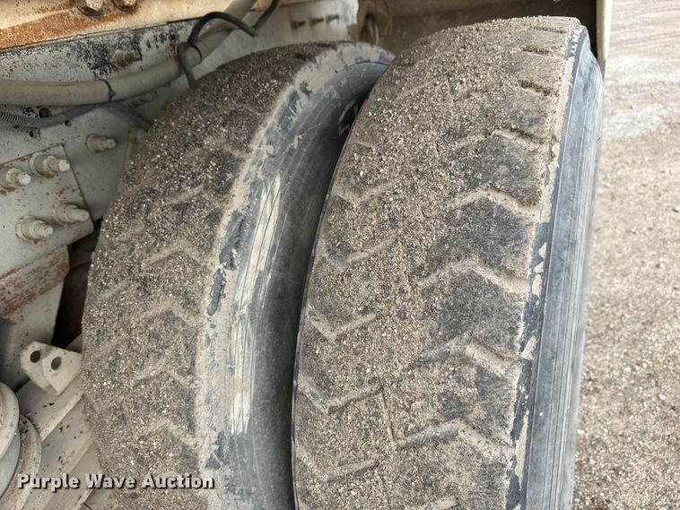 image for item EM8416 2007 International PayStar 5500i ready mix truck