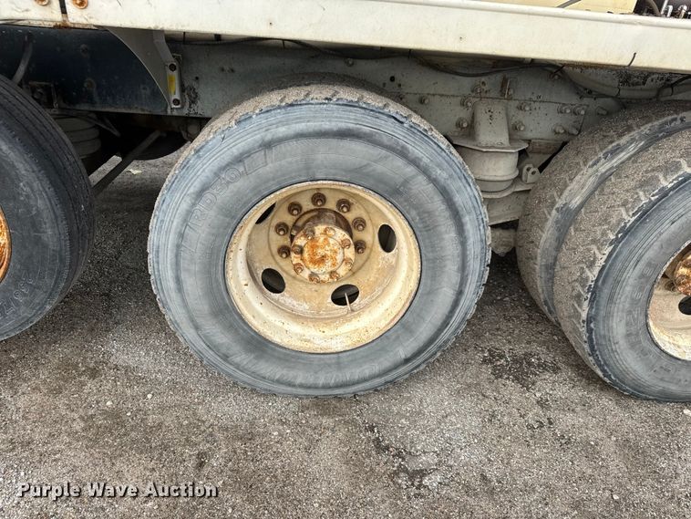 image for item EM8416 2007 International PayStar 5500i ready mix truck