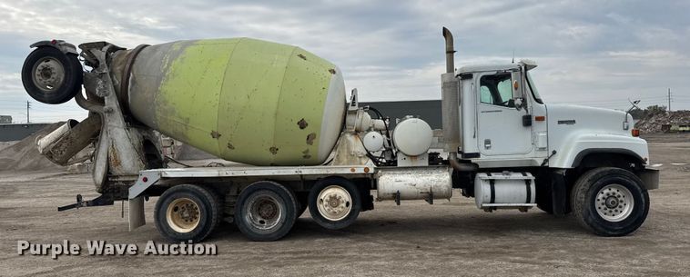 image for item EM8417 2007 International PayStar 5500i ready mix truck