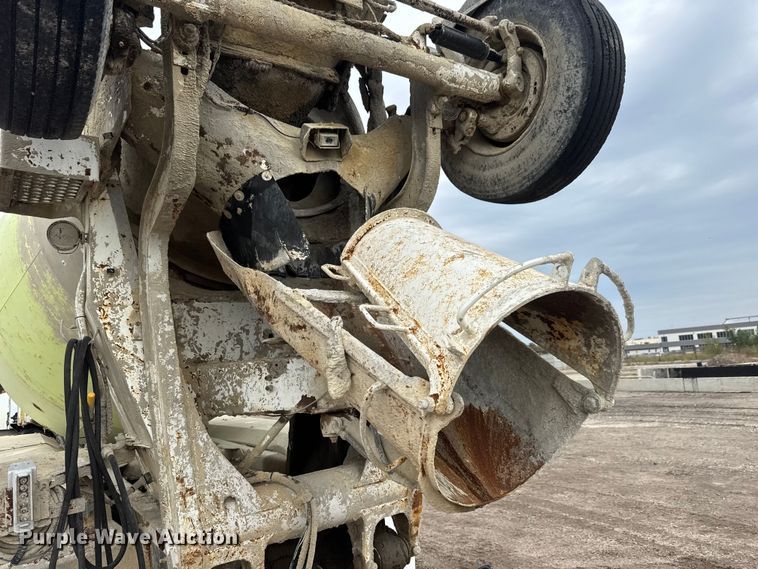 image for item EM8417 2007 International PayStar 5500i ready mix truck