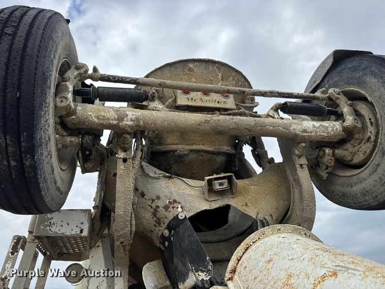 image for item EM8417 2007 International PayStar 5500i ready mix truck