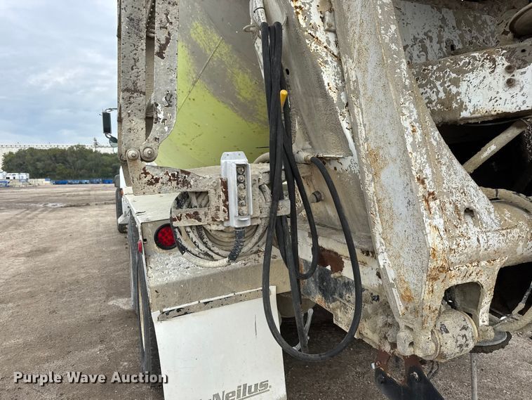 image for item EM8417 2007 International PayStar 5500i ready mix truck