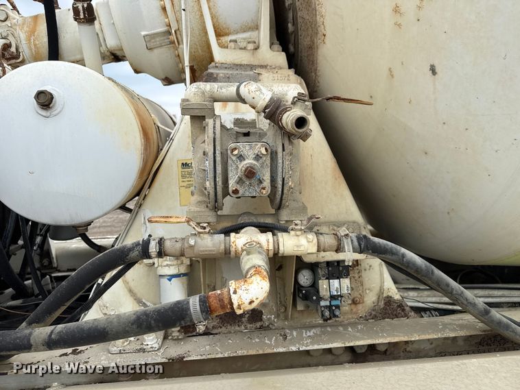 image for item EM8417 2007 International PayStar 5500i ready mix truck