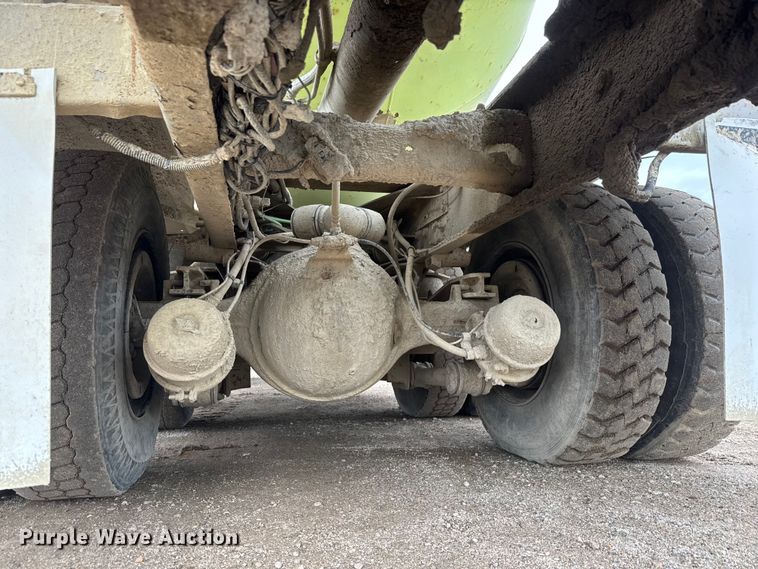 image for item EM8417 2007 International PayStar 5500i ready mix truck