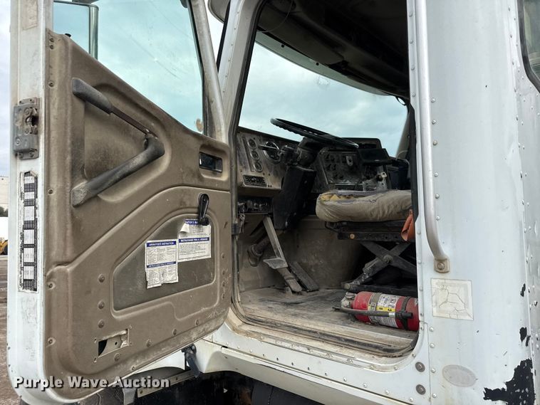 image for item EM8417 2007 International PayStar 5500i ready mix truck