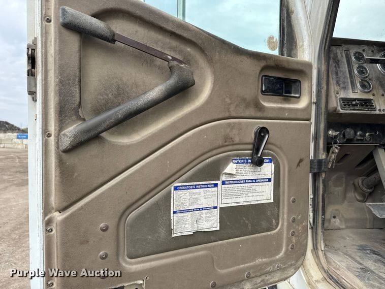 image for item EM8417 2007 International PayStar 5500i ready mix truck