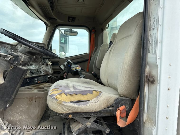 image for item EM8417 2007 International PayStar 5500i ready mix truck