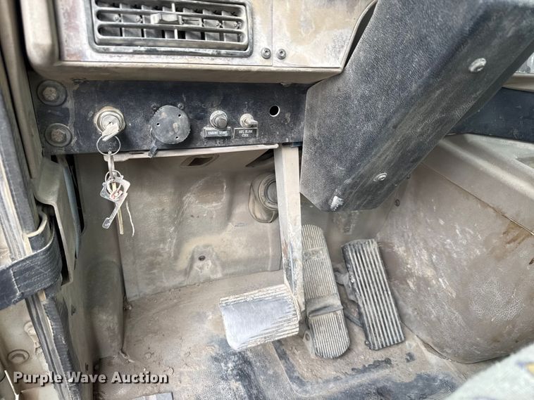 image for item EM8417 2007 International PayStar 5500i ready mix truck