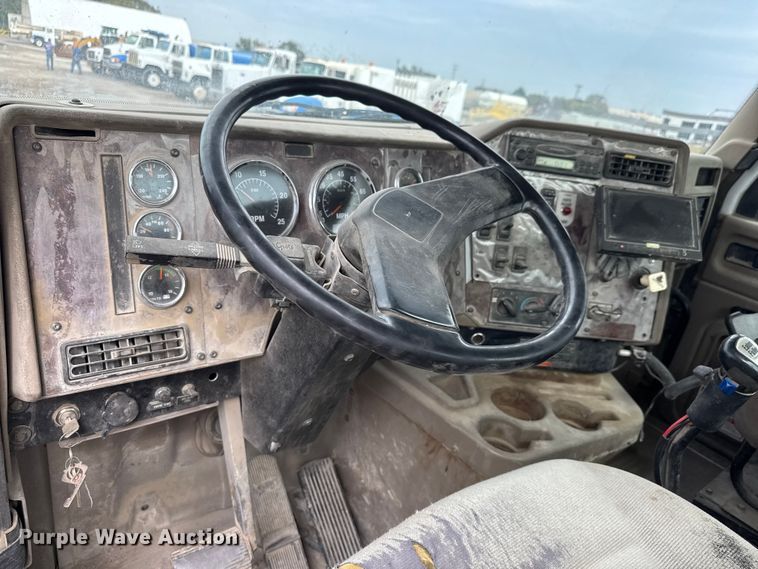 image for item EM8417 2007 International PayStar 5500i ready mix truck