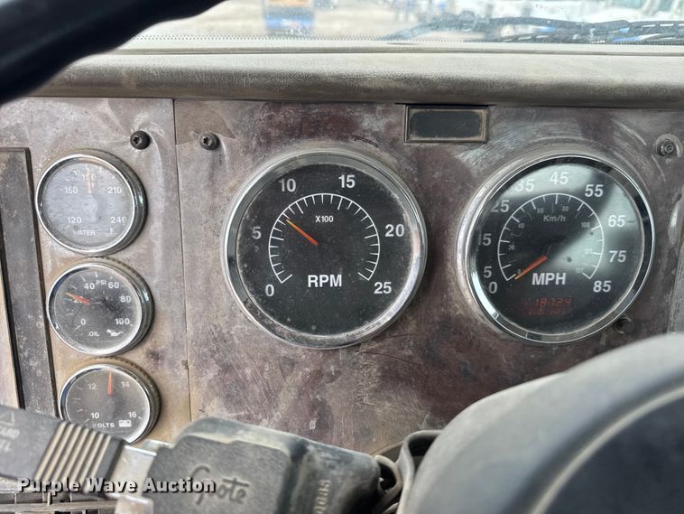 image for item EM8417 2007 International PayStar 5500i ready mix truck