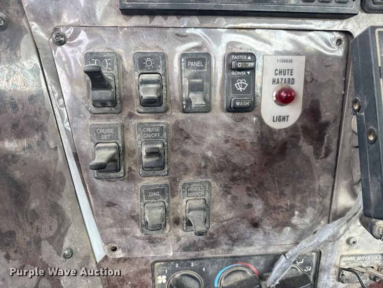 image for item EM8417 2007 International PayStar 5500i ready mix truck