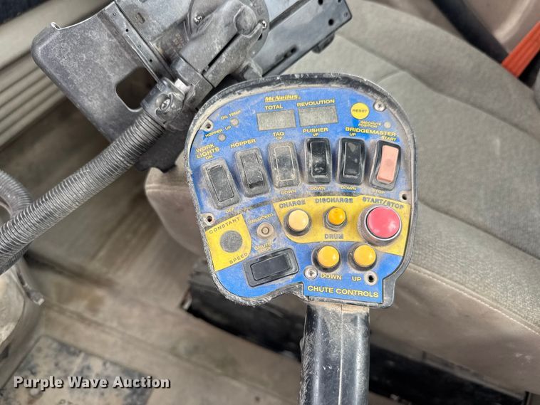 image for item EM8417 2007 International PayStar 5500i ready mix truck