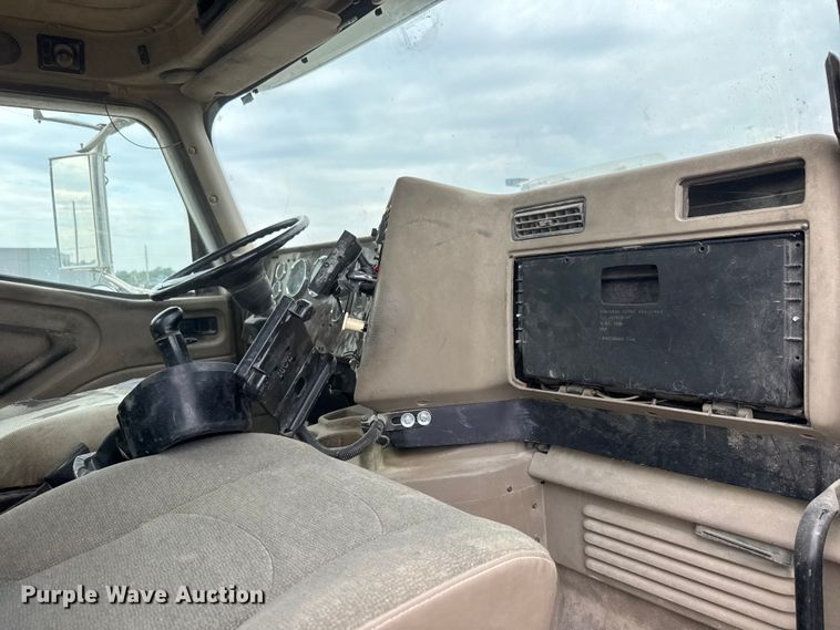 image for item EM8417 2007 International PayStar 5500i ready mix truck