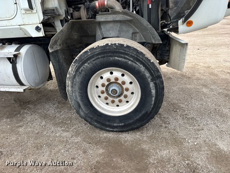 image for item EM8417 2007 International PayStar 5500i ready mix truck