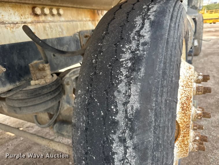 image for item EM8417 2007 International PayStar 5500i ready mix truck