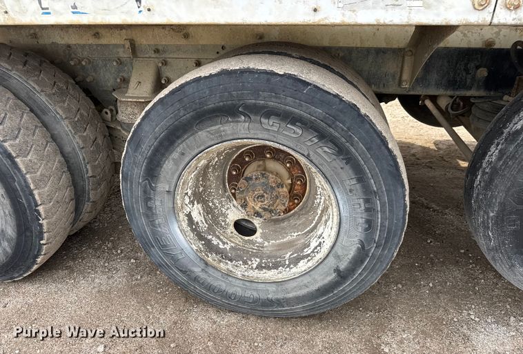 image for item EM8417 2007 International PayStar 5500i ready mix truck