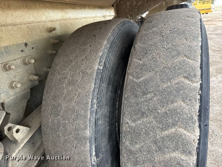 image for item EM8417 2007 International PayStar 5500i ready mix truck