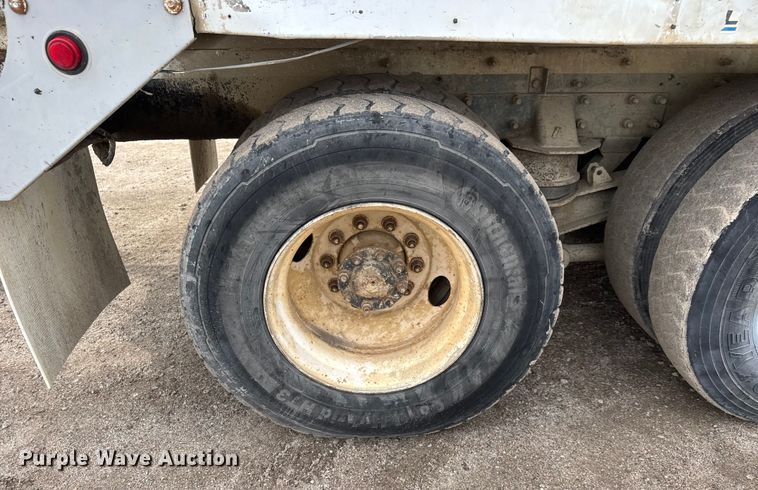 image for item EM8417 2007 International PayStar 5500i ready mix truck