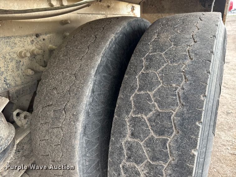 image for item EM8417 2007 International PayStar 5500i ready mix truck