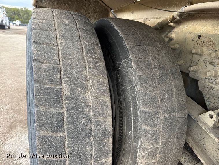 image for item EM8417 2007 International PayStar 5500i ready mix truck