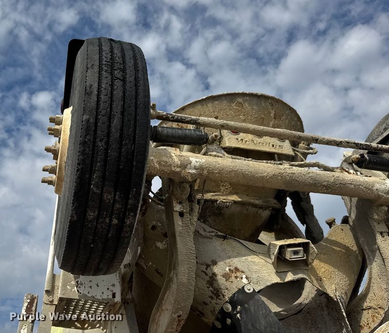 image for item EM8417 2007 International PayStar 5500i ready mix truck