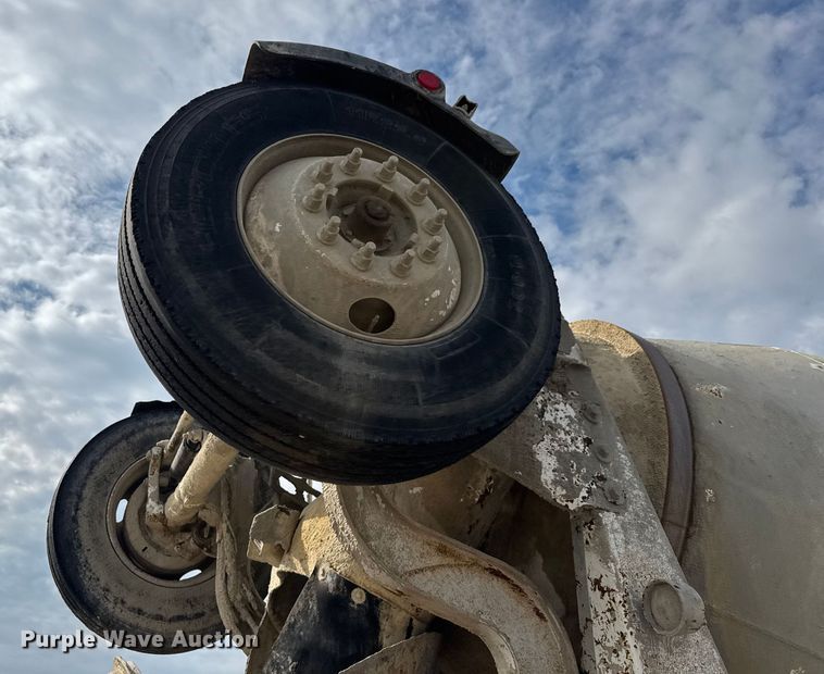 image for item EM8417 2007 International PayStar 5500i ready mix truck